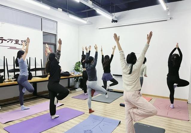 作和漆扇制