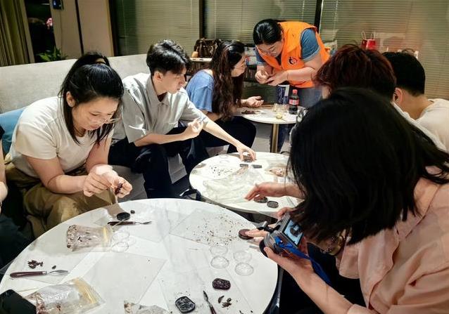 是继续宅家, 咖啡拉花, 金山卫镇的