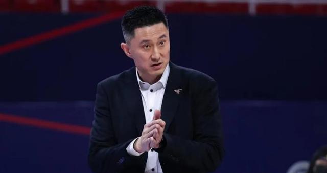 出局, 短暂放假, 不断