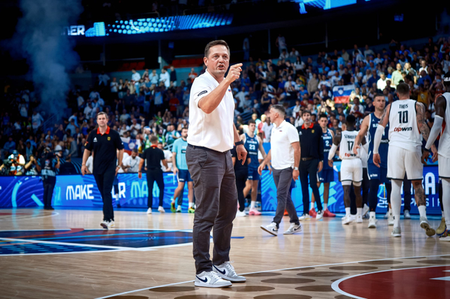 我还是不说, 东契奇被吹